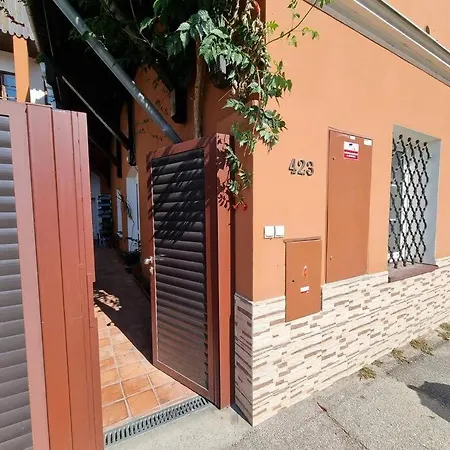 Bytova Jednotka V Tabore Luznicka 423 Apartmán *